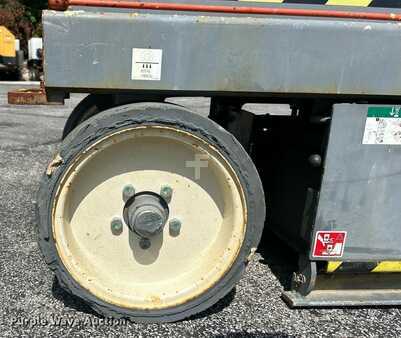 Scissor lift - Skyjack SJIII 3226 (28)