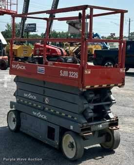 Scissor lift - Skyjack SJIII 3226 (3)