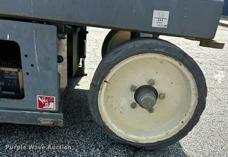 Scissor lift - Skyjack SJIII 3226 (30)