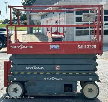 Scissor lift - Skyjack SJIII 3226 (4)