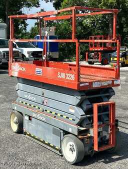 Scissor lift - Skyjack SJIII 3226 (7)