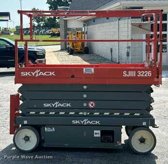 Scissor lift 2017  Skyjack SJ3226 (4)