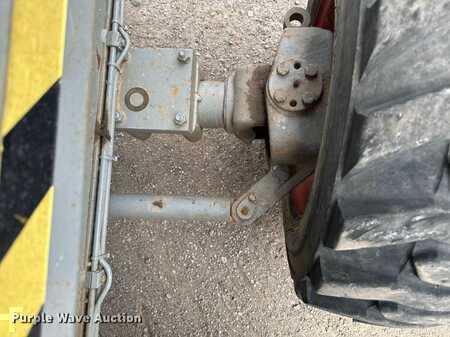 Scissor lift 2006  Skyjack SJ8841 (27)