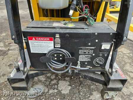 Vertical mast lift - Workforce XLT Cat 23 (21)