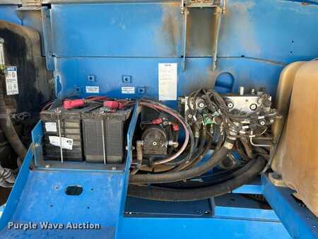 Telescopic boom lift 2012  Genie S85 (39)