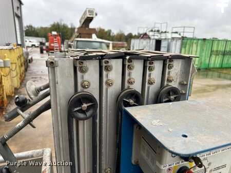 Vertical mast lift - Genie AWP-30S (18)