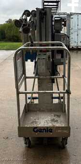 Vertical mast lift - Genie AWP-30S (2)