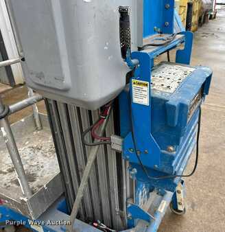 Vertical mast lift - Genie AWP-30S (29)