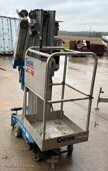 Vertical mast lift - Genie AWP-30S (3)