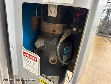 Vertical mast lift - Genie AWP-30S (30)