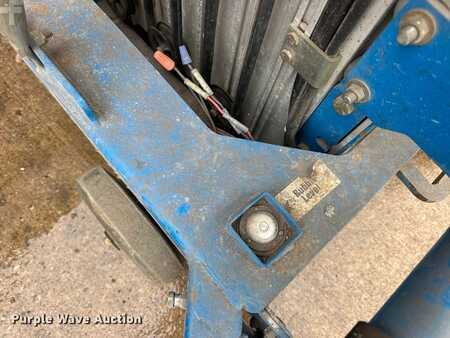 Vertical mast lift - Genie AWP-30S (34)