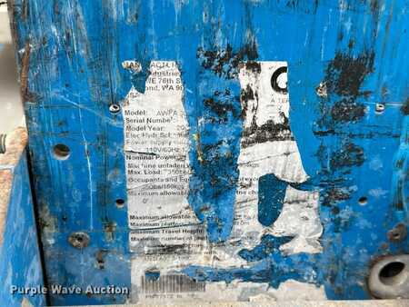 Vertical mast lift - Genie AWP-30S (38)