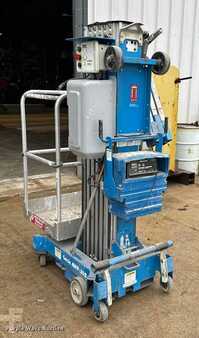 Vertical mast lift - Genie AWP-30S (7)