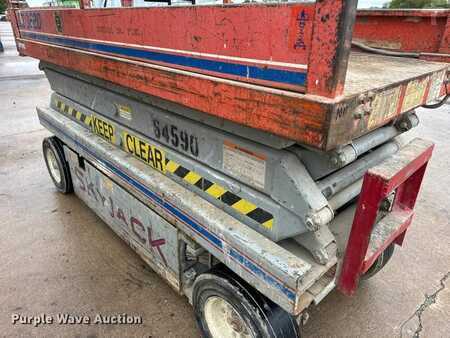 Plataforma Tijera 1994  SkyJack SJ-3220 (20)