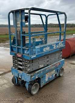 Scissor lift 2004  Genie GS-1930 (1)