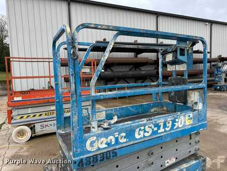 Scissor lift 2004  Genie GS-1930 (10)