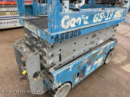 Scissor lift 2004  Genie GS-1930 (22)
