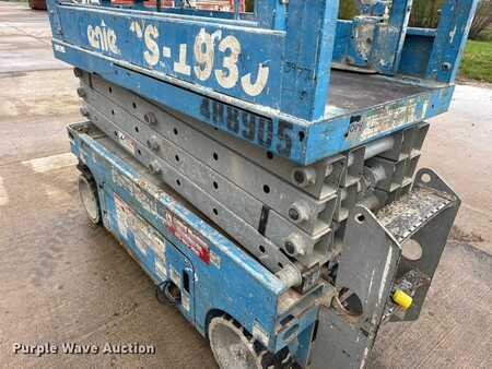 Scissor lift 2004  Genie GS-1930 (23)
