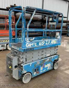 Scissor lift 2004  Genie GS-1930 (5)