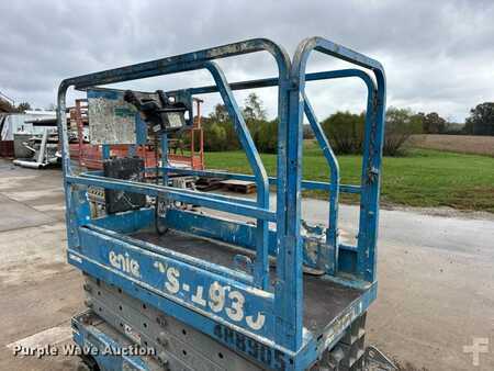 Scissor lift 2004  Genie GS-1930 (9)