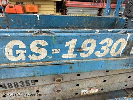 Scissor lift - Genie GS-1930 (13)