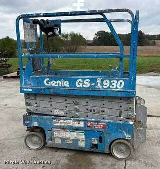 Scissor lift - Genie GS-1930 (8)
