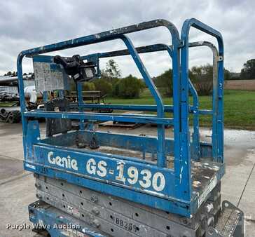 Scissor lift - Genie GS-1930 (9)