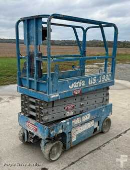 Scissor lift 2003  Genie GS-1930 (1)