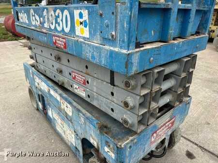 Scissor lift 2003  Genie GS-1930 (30)