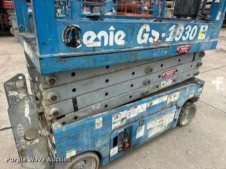 Scissor lift 2003  Genie GS-1930 (31)
