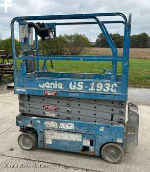 Scissor lift 2003  Genie GS-1930 (8)