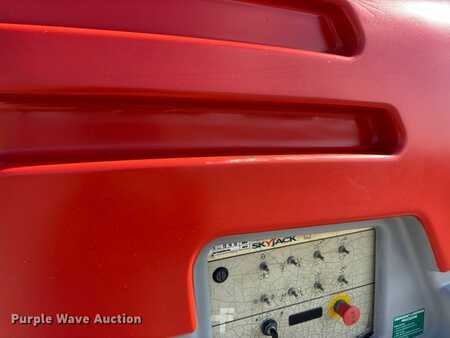 Plataforma Telescópica 2012  SkyJack SJ66T (24)