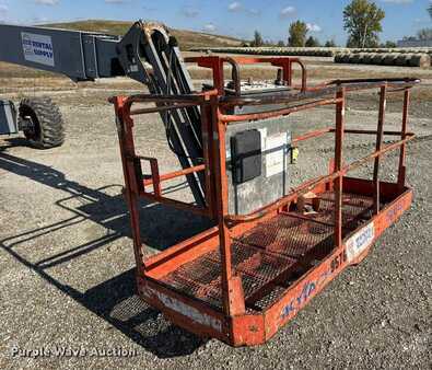 Plataforma Telescópica 2012  SkyJack SJ66T (30)