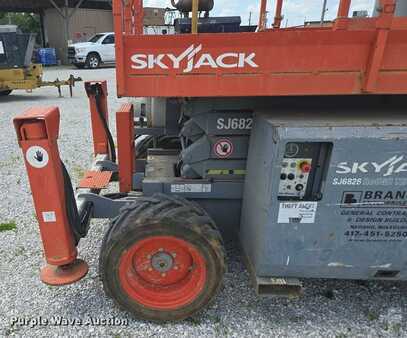 Scissor lift 2013  Skyjack SJ6826 RT (18)