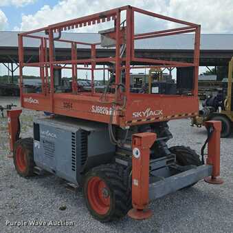 Scissor lift 2013  Skyjack SJ6826 RT (3)