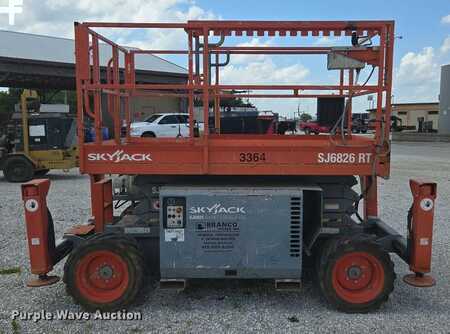 Scissor lift 2013  Skyjack SJ6826 RT (4)