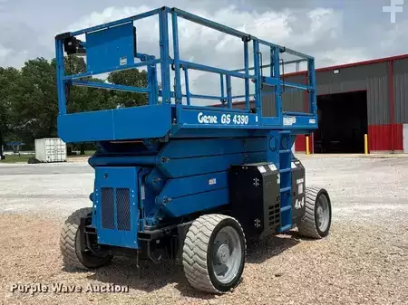 Scissor lift 2016  Genie GS4390 (1)