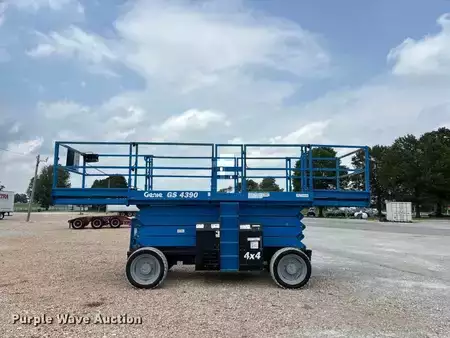 Scissor lift 2016  Genie GS4390 (24)