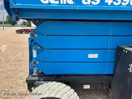 Scissor lift 2016  Genie GS4390 (32)
