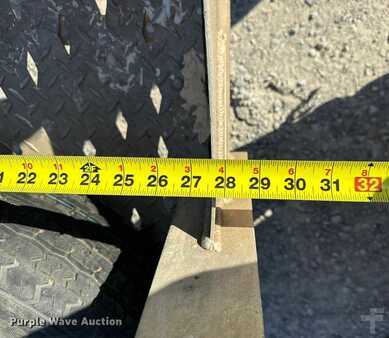 Telescopic boom lift 2008  Genie TZ34 (12)