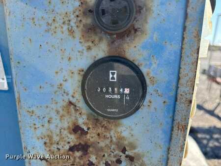 Telescopic boom lift 2008  Genie TZ34 (26)