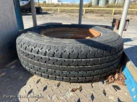 Telescopic boom lift 2008  Genie TZ34 (33)