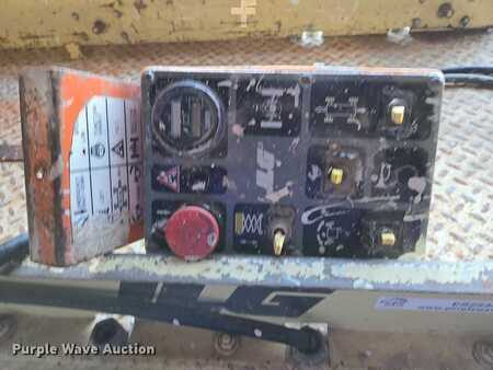 Plataforma Tijera - JLG CM-2033 (19)