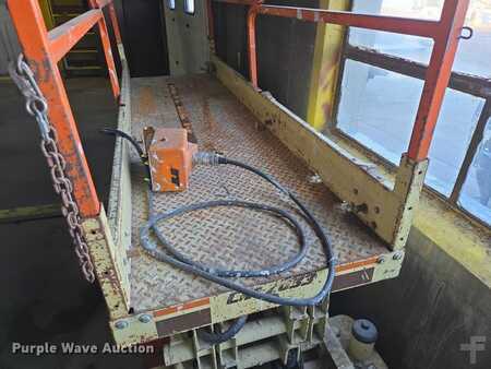 Plataforma Tijera - JLG CM-2033 (21)