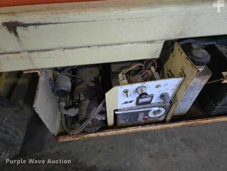 Plataforma Tijera - JLG CM-2033 (24)