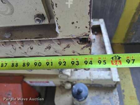 Plataforma Tijera - JLG CM-2033 (8)