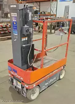 Vertical mast lift - Skyjack SJ16 (1)