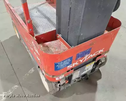 Vertical mast lift - Skyjack SJ16 (10)