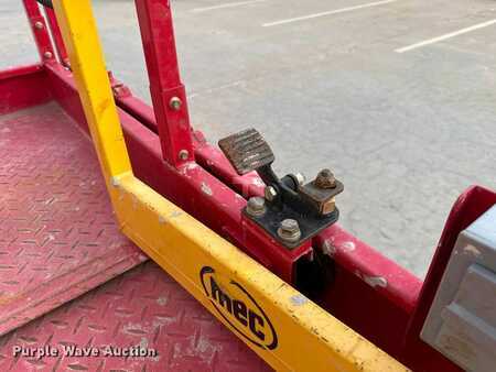 Scissor lift 2022  MEC Micro 19 (22)