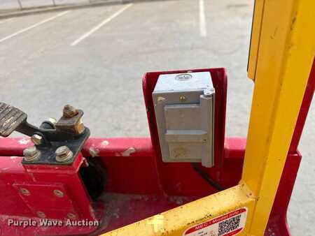 Scissor lift 2022  MEC Micro 19 (27)